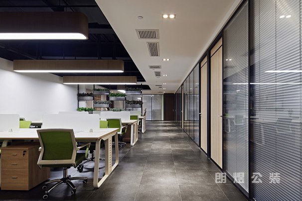 現(xiàn)代簡(jiǎn)約辦公空間吊頂裝修效果圖欣賞